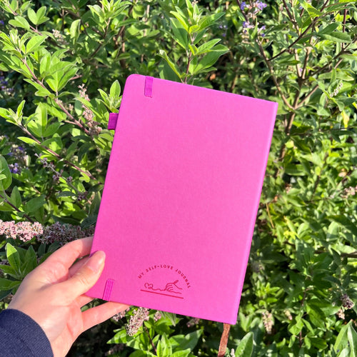 A5 journal in het roze met stipjes aan de binnenkant, perfect voor journalen