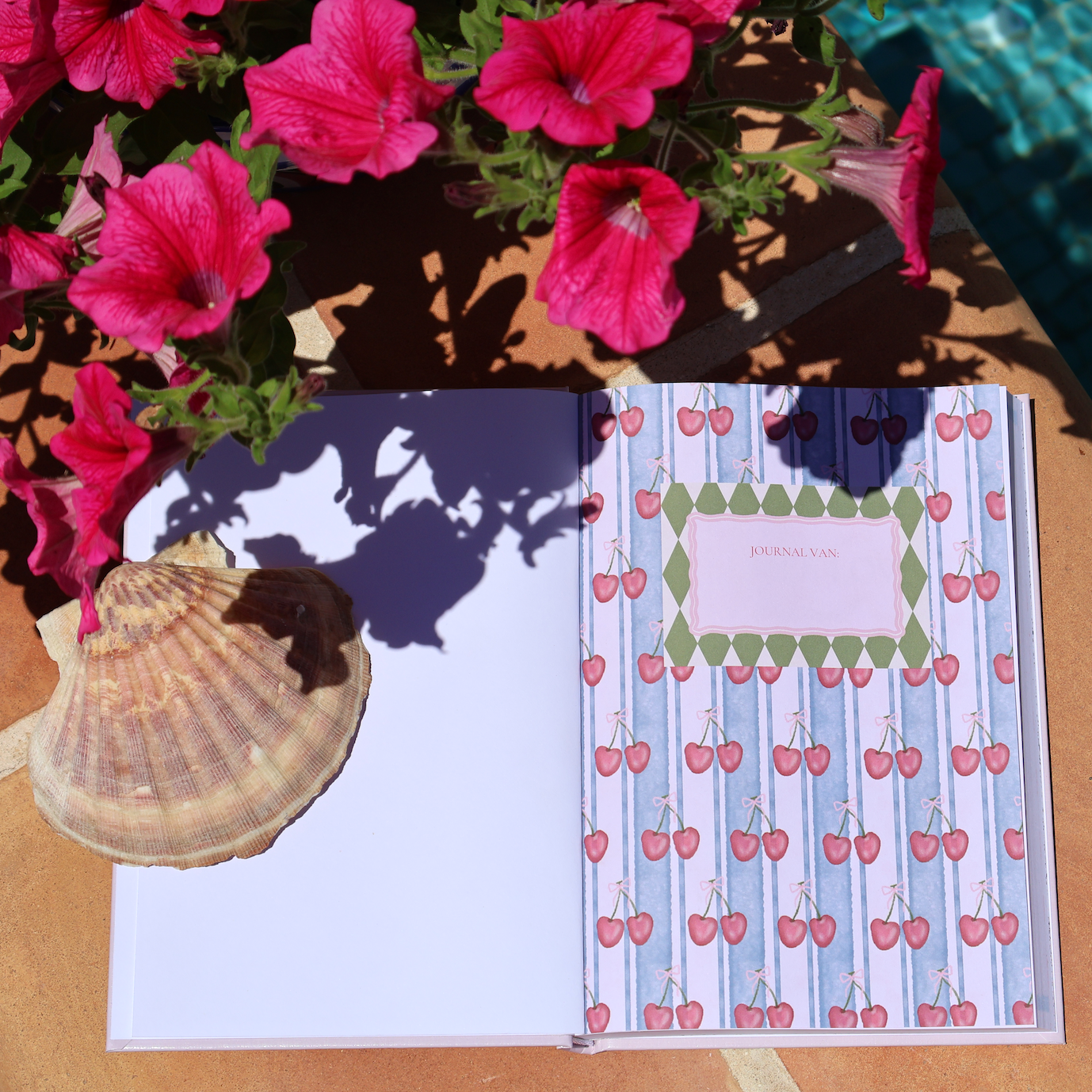 Een inspirerende journal die je helpt om meer rust, zelfliefde en zelfinzicht te creëren. Met dagelijkse pagina's, reflectievragen, quotes en creatieve opdrachten maak je op een laagdrempelige manier tijd voor jezelf.